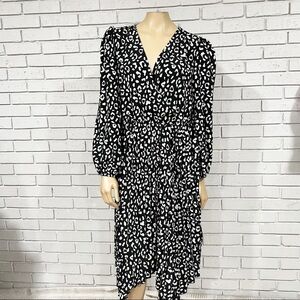 Asos Women’s collar detail midi dress in mono leopard print with long sleeves